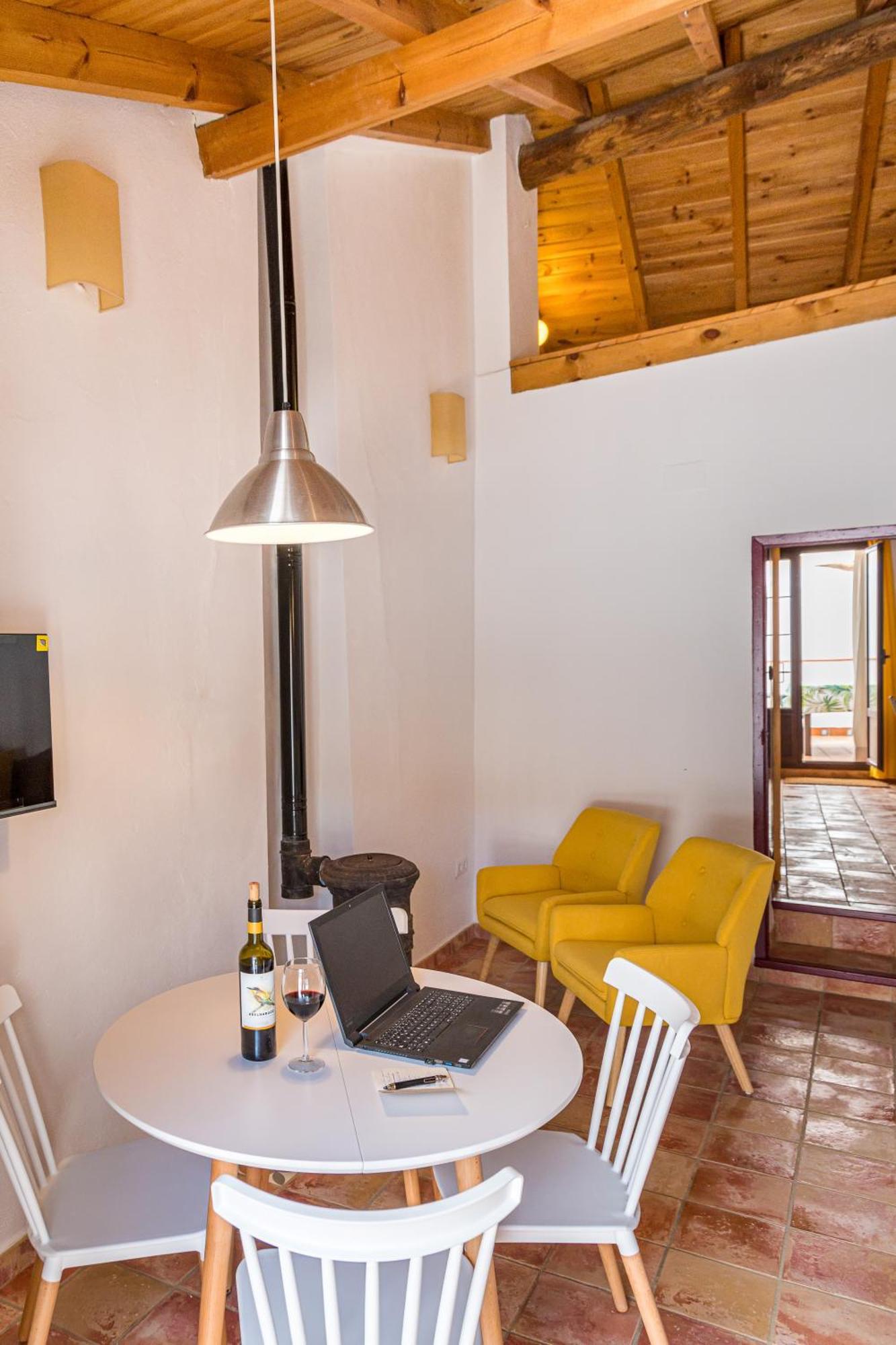 Casa Rural La Artistica, Alojamiento Y Arte 푸엔테에리도스 외부 사진